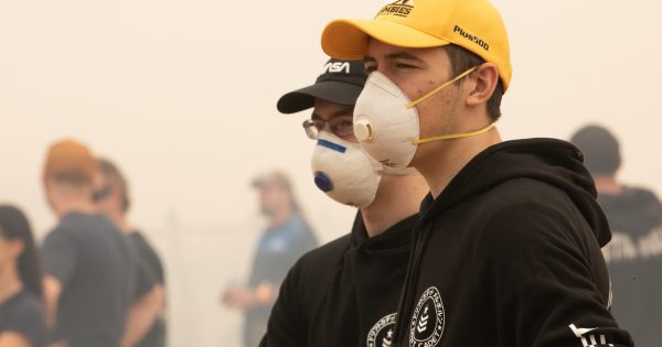 100,000 masks arrive in Canberra as ACT Health warns they are not 100 per cent effective