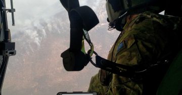 Crew safety meant chopper couldn't radio in Namadgi fire location, Defence says