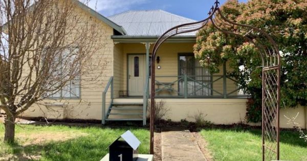 Neat cottage in Adaminaby for fishing or skiing holidays, investment or first-time buyer