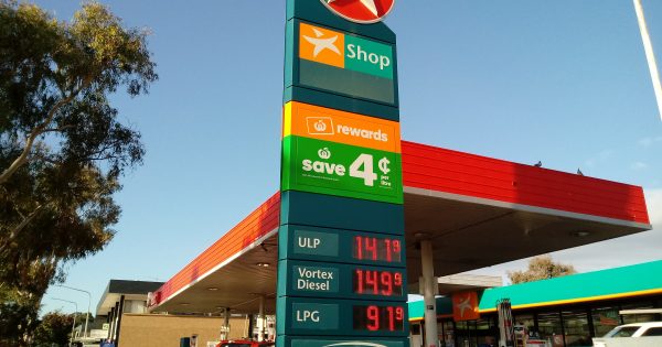Little relief at the bowser for Canberra motorists despite oil slump