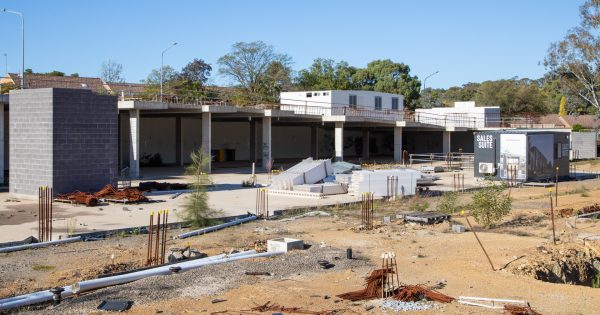 Giralang shops development on ropes without supermarket tenant