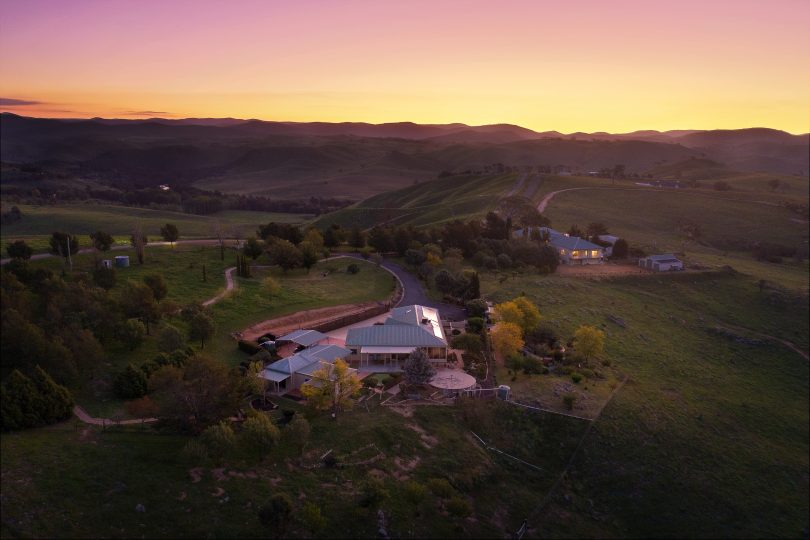 An luxurious two homes on 6.25ha ten minutes from Canberra