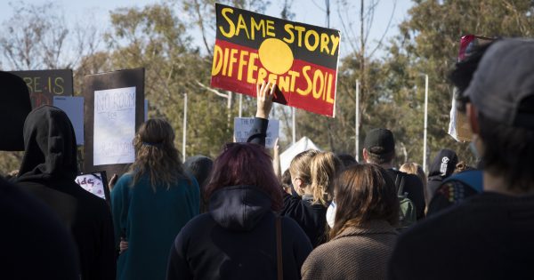 Thousands gather at Parliament House to put Indigenous issues back on the agenda