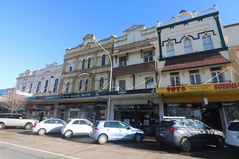 Shops and street front in Goulburn.