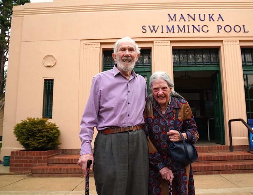 Merv and Beth Knowles at the front of Manuka Swimming Pool.