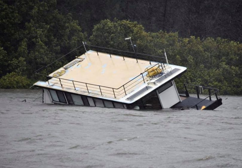 Houseboat sinking