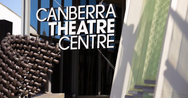 Canberra Theatre welcomes first live comedy gig since March shutdown