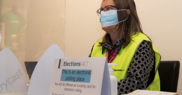 Electoral Commission prepares for a flood of early voters over long weekend