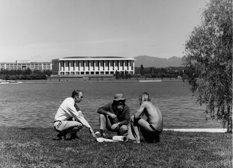 Unloading sculptures for Australia 75