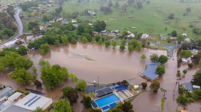 Heavy rain brings floods across southern NSW, dangerous seas along the coast - The RiotACT