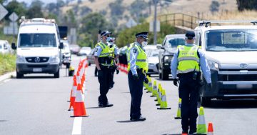 Police stop 300 cars an hour for random COVID-19 compliance checks at ACT border