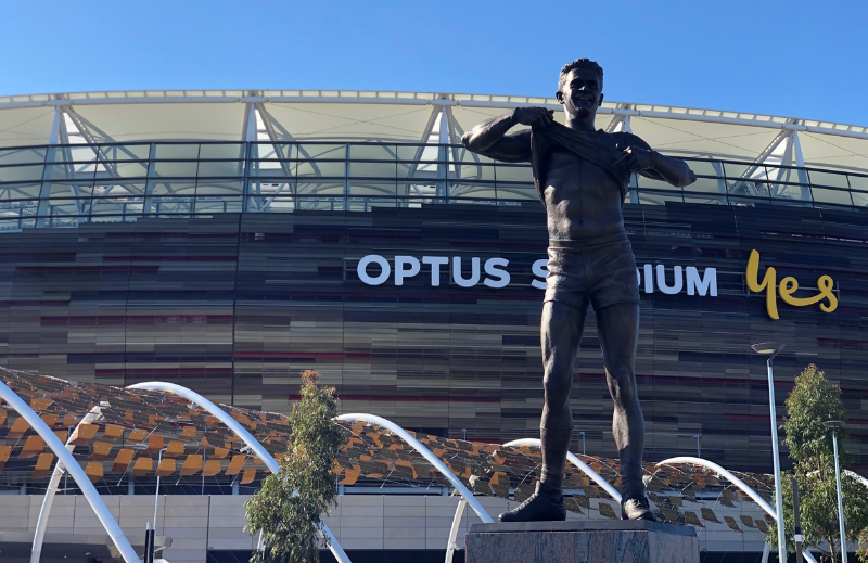 Nicky Winmar statue