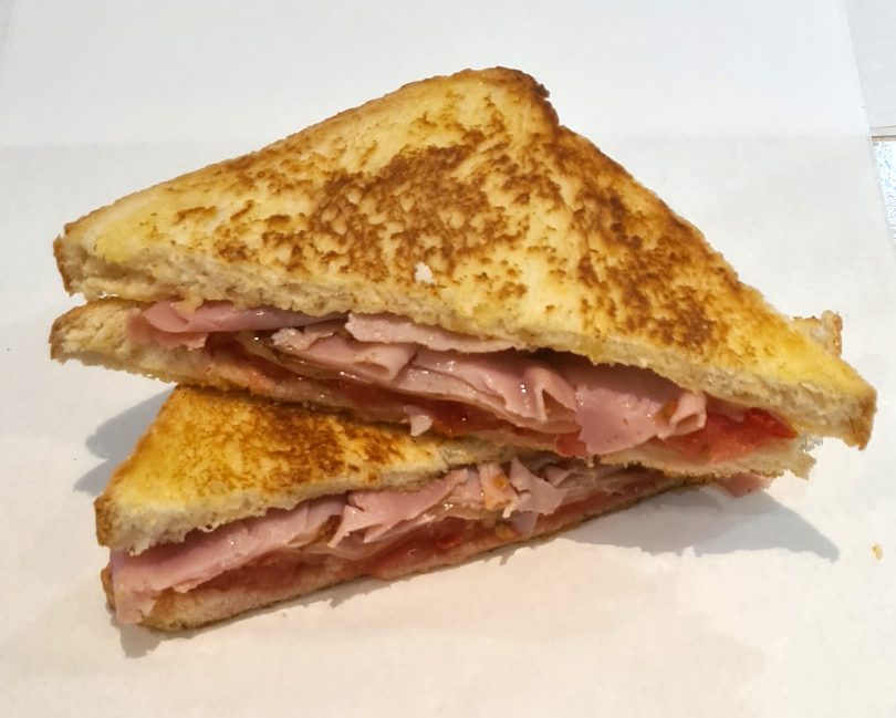 Ham and tomato toasti