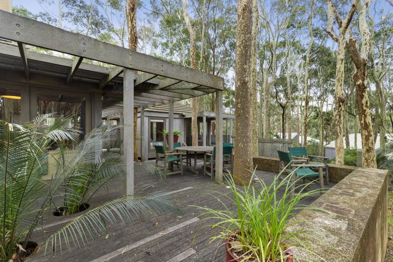 Alfresco dining deck