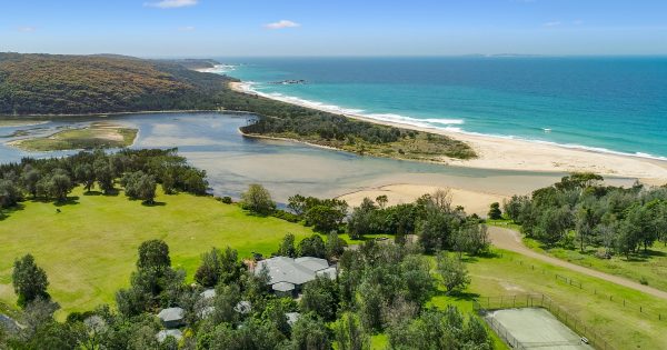 The ultimate in rural beachside lifestyle, with optional tourism business opportunity