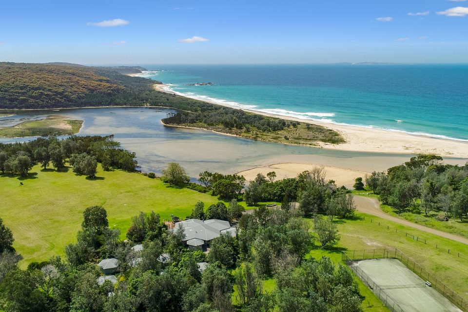 The ultimate in rural beachside lifestyle, with optional tourism ...