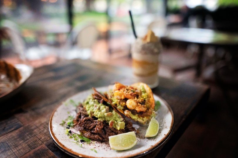 Carne and La Gamba tacos