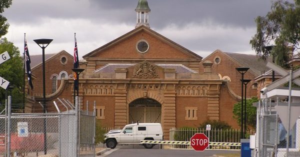 Negotiations to start as Goulburn prison officers end strike