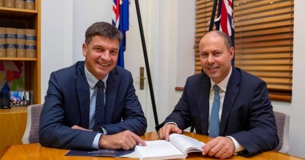 Angus Taylor labels campaign to oust him as 'defamatory mudslinging'