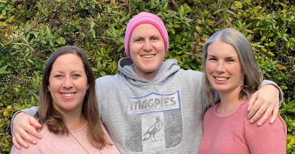 Canberrans 'go pink' for Steve's fourth cancer diagnosis