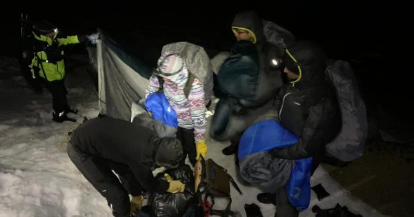 Hikers found in Kosciuszko National Park after overnight ordeal