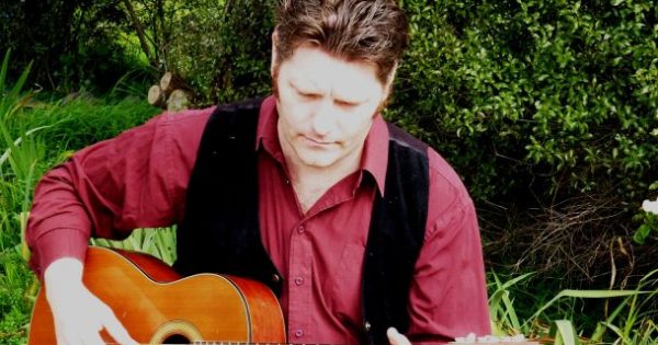The balladeer from Yass: How Daniel Kelly challenges local issues through satirical lyricism