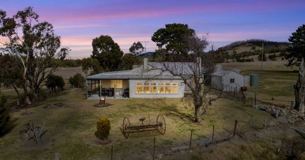 You'll call 'tally ho' to city life as soon as you see this country cottage