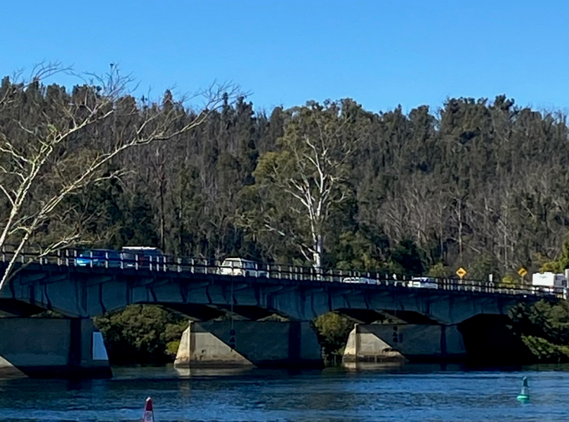 Coast traffic on Nelligan bridge