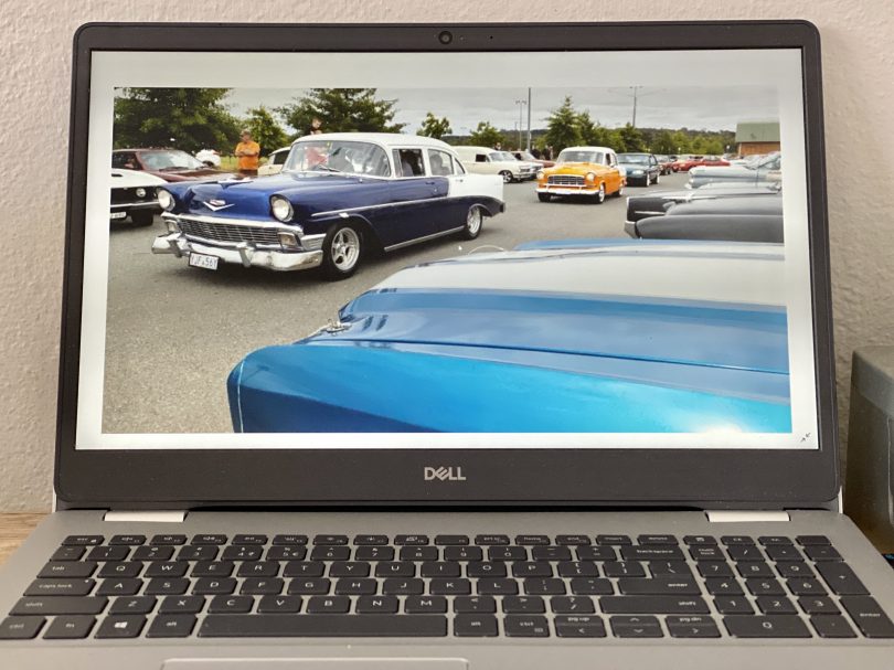 Muscle cars on computer screen