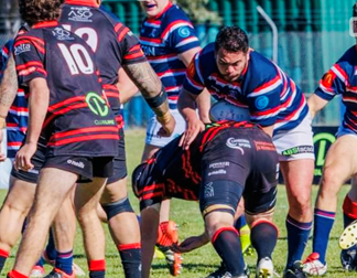 Jonathan Statham playing rugby union for Easts