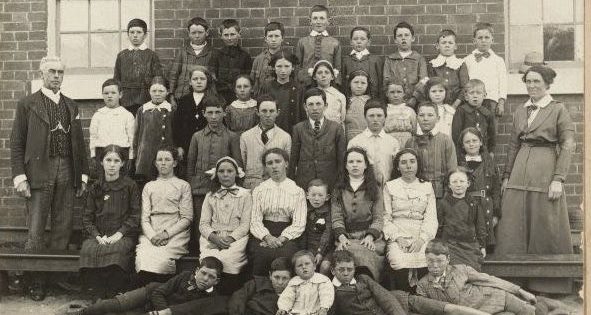 Voices from Murrumbateman's first primary school still echo across the district