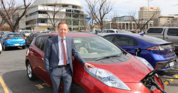 Government pushes button on zero-interest loans for zero-emission EVs