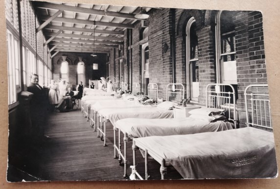 Patient beds on verandah at Goulburn Base Hospital
