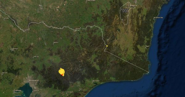 Tremors continue a fortnight after earthquake in Victoria that shook Canberra