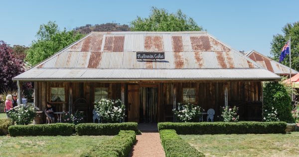 Enjoy the country hospitality of Yass Valley with a day trip to Binalong and Bowning