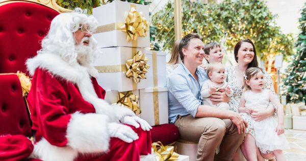 Santa snaps booking out as Canberra families lap up freedoms