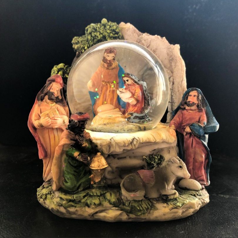 Nativity snowdome
