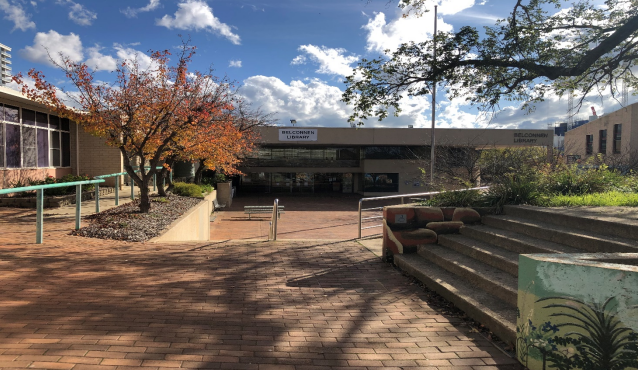 Belconnen Library and pedestrian plaza