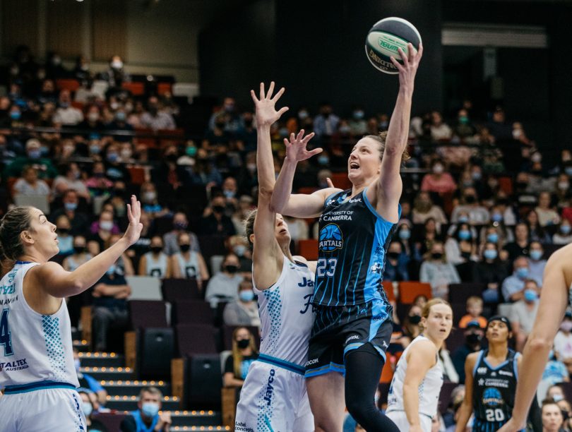 Kelsey Griffin playing basketball