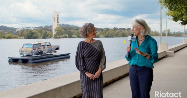 Weekly news wrap with Genevieve Jacobs and the floating car on Lake Burley Griffin