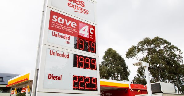 Petrol prices have dropped, so are Canberra motorists being gouged at the pump?