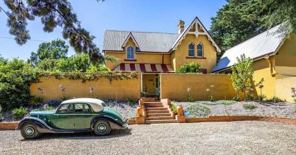 The history and charm of this Braidwood mansion only gets better the more you look