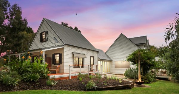 An exquisite blend of modern and classic in the heart of Gundaroo village