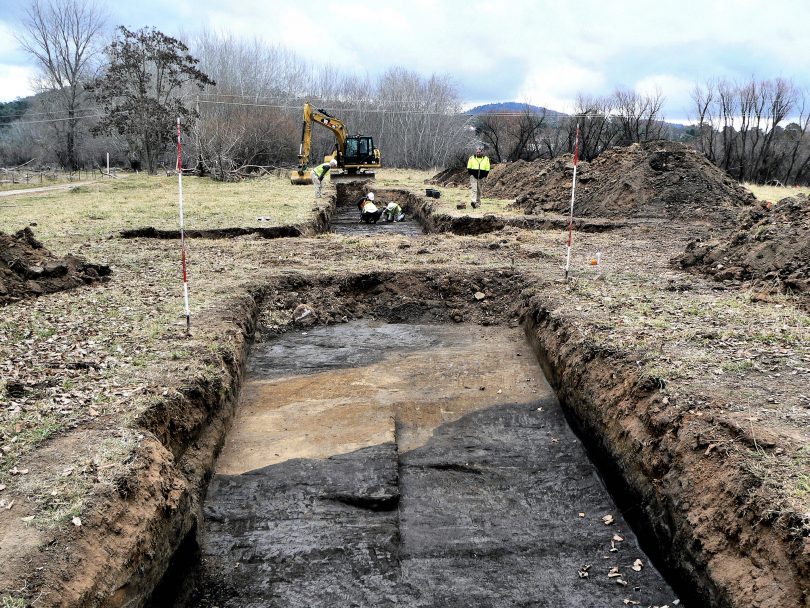 Excavating work at the Duntroon Instructional Trench System. 