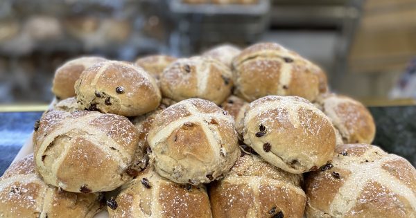 Who bakes Canberra's best hot cross bun?