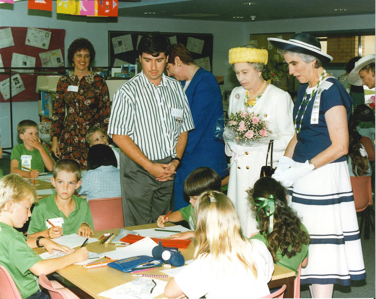 Queen with kids