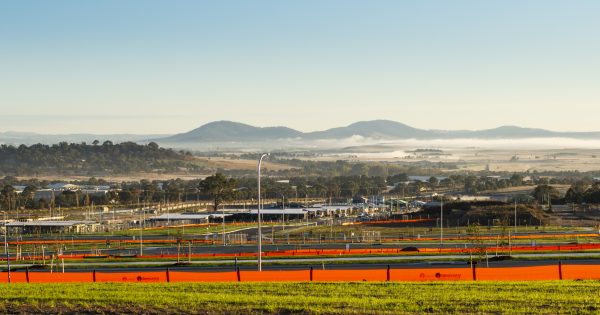 Last Estate 1 blocks at South Jerrabomberra to go under hammer