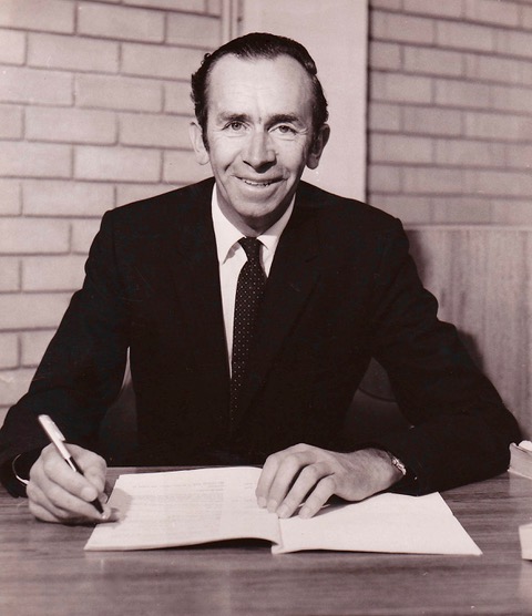 Des Nicholas Senior Newsreader