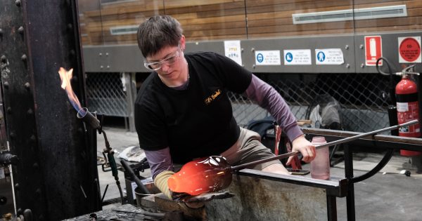 Be blown away by the mysterious world of glass-making this National Science Week