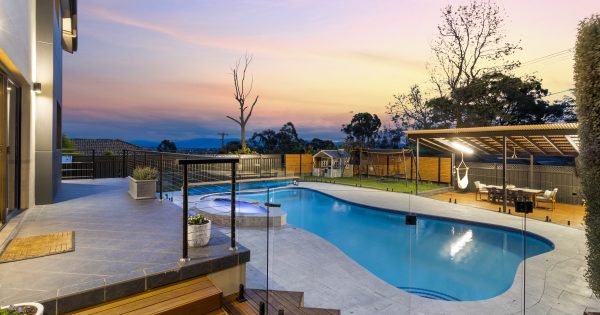 Feast your eyes on this fascinating Flynn home with breathtaking views of the Brindabellas